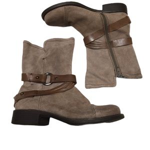 OTBT BOOTS 🥾 SIZE 8